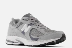 Zapatillas M2002Rv1